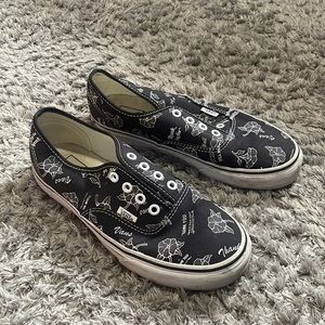 Vans sneakers *laces not included*